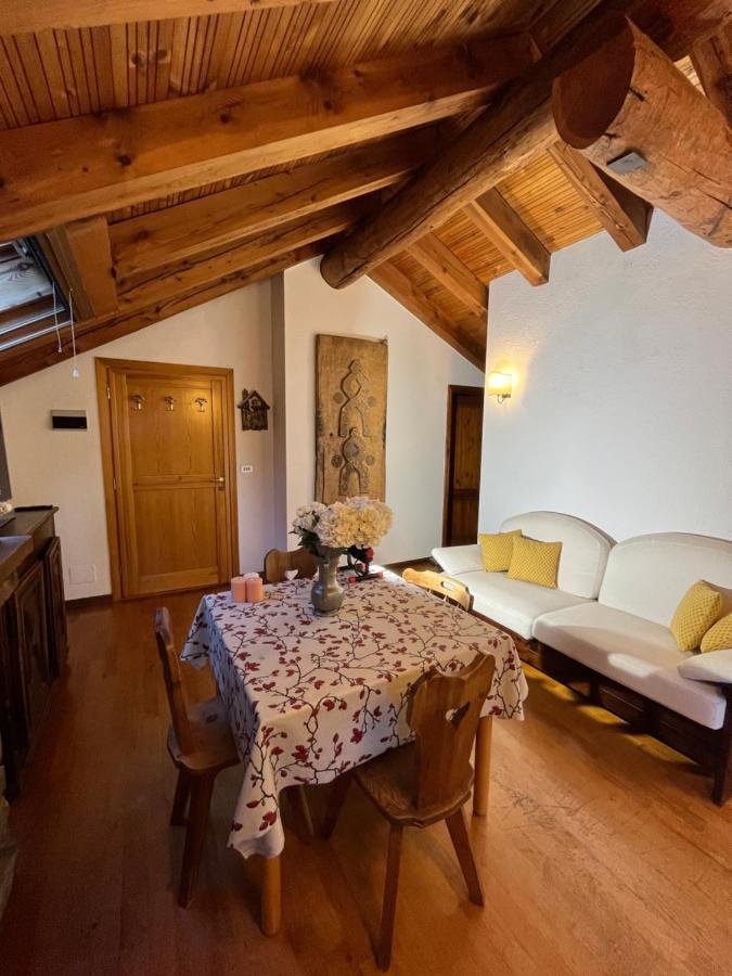 Chalet Blanc "La Mansarda" Курмайор Экстерьер фото